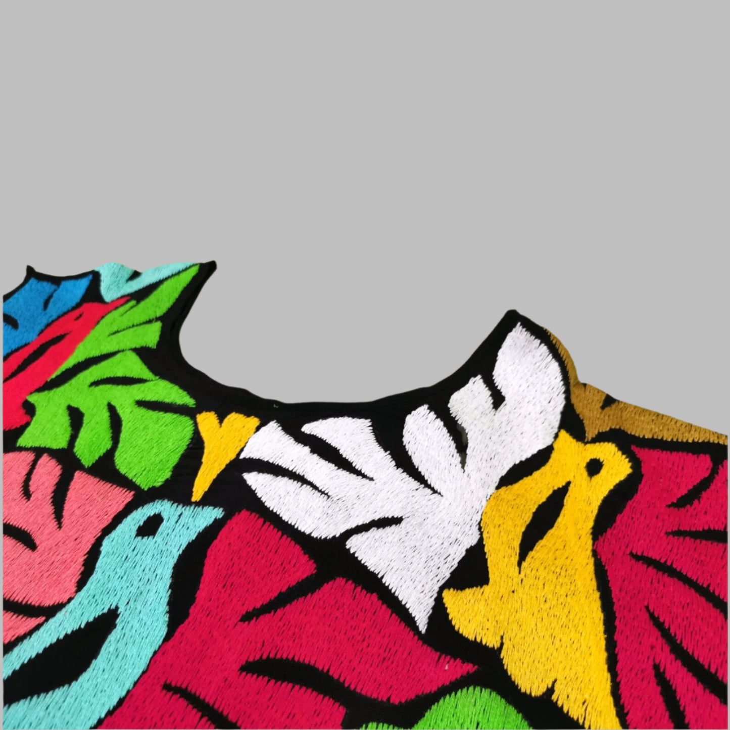 Hand-Embroidered Jalapa de Díaz Blouse - Vibrant Birds & Flowers - One size XS to M