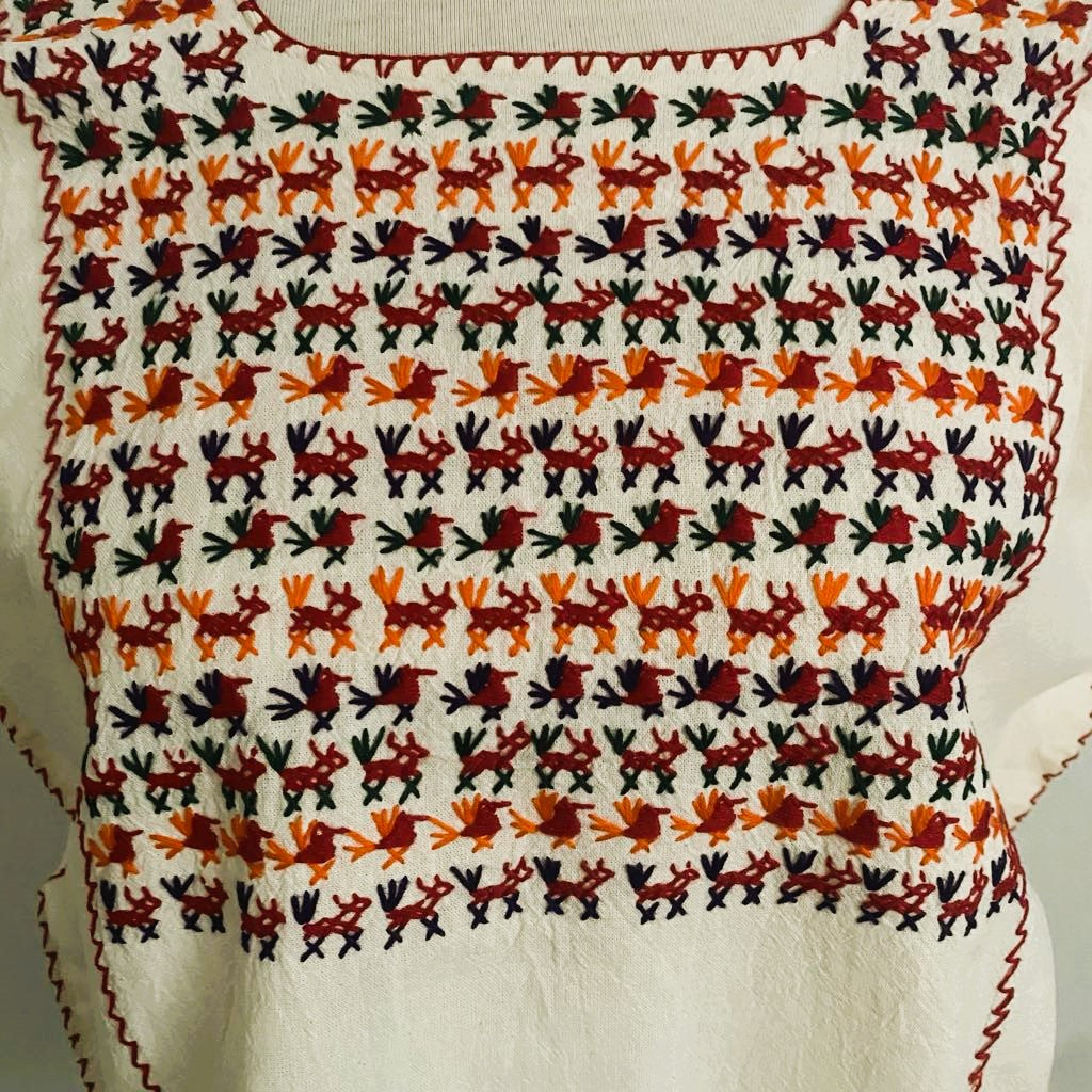 Hand-Embroidered Traditional Huipil Top – Made in Oaxaca – Los Pajaritos – One Size M-L